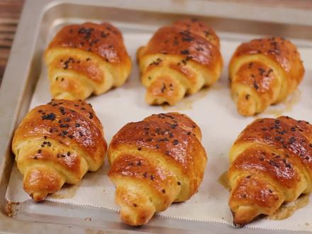 0失败牛角面包做法,方法和比例告诉你,奶香松软,别提有多好吃