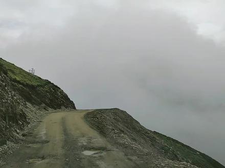 自驾游西藏开两驱车走西藏甲应村山路,到底难不难走能不能开过去