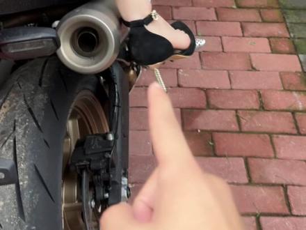 我说这是设计缺陷没问题吧#春风500sr #玩的就是真实#摩托车