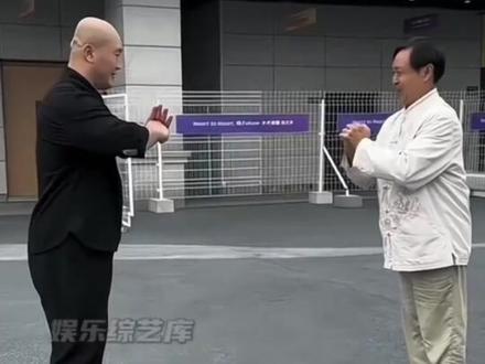 马保国现身杭州亚运会 这次马老师现身杭州还遇到了武僧一龙,二位罕见同框!马保国