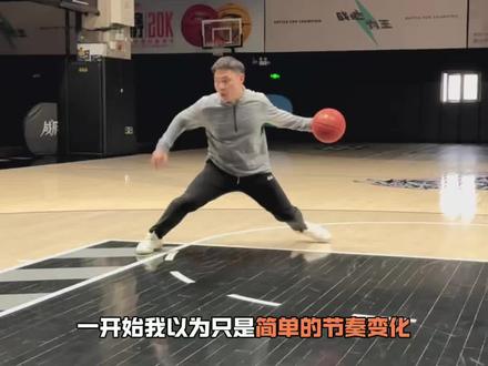 “in&out加上二次的延伸,让你的误导性直接翻倍!”
#inout #运球节奏 #过人技巧 #青年创作者成长计划