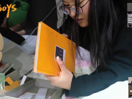 收到了一份TFBOYS十周年专辑 拆的我泪流满面#tfboys王俊凯王源易烊千玺 #TFBOYS #专辑开箱 #十周年专辑