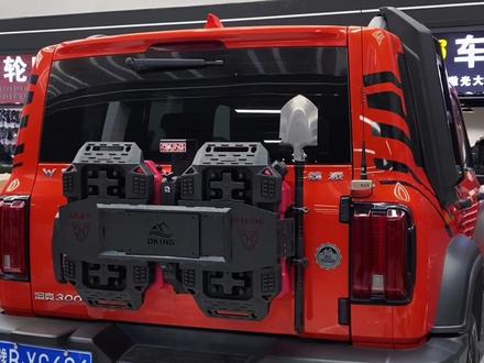 坦克300专用,OKING后尾门多功能集成组书包安装。#坦克300 #坦克300改装 #坦克300书包 #坦克300改装件 #坦克300改装件批发