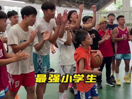 当他说他的梦想是打NBA 这小子就不会差到哪去!(话说你们小时候的梦想是什么)#篮球 #校园 #未来之星