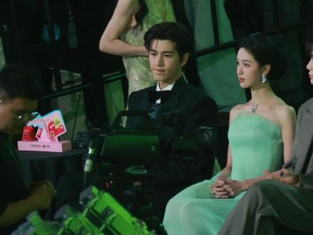 田曦薇领奖张凌赫的反应#田曦薇 #张凌赫 #星光大赏