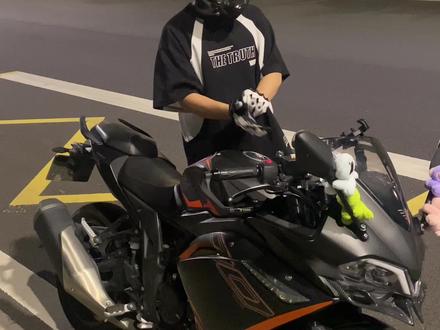 既能对讲语音还能同时听歌听导航而且平常风噪大听不清的时候还能有三档音量调节可以在大风情况也能让你听清楚#骑行必备 #蓝牙耳机推荐 #春风450sr #恒疆b40 #平价耳机推荐