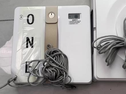 一条视频给大家讲解清楚科沃斯家的擦窗机器人魔镜跟W2S还有窗宝ONE的区别#科沃斯擦窗机器人 #窗宝 #擦窗机器人 #电动擦窗机 #擦窗机器人