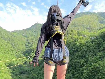 向下坠落的身躯 向上跳动的心脏#蹦极蹦极蹦极 #悬崖秋千