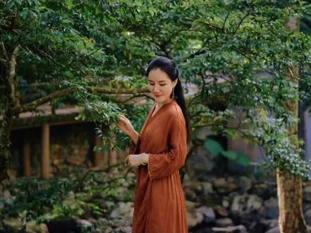 #礼解古文化 《礼记·曲礼》有云:礼从宜,使从俗!要想成为一个受欢迎的人就一定要做到#入乡随俗 #礼仪 #国学智慧 @DOU+小助手 @抖音小助手