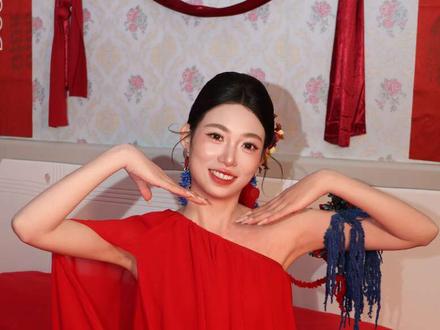 结婚不知道怎么摆动作
记住这个数字拍照法#洛阳婚礼跟拍 #晨袍摆拍