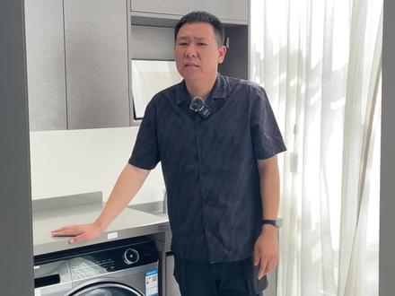 洗衣机最好不要放在阳台,在卫生间做嵌入式洗衣机省地美观还不影响使用#洗衣机 #阳台洗衣机柜 #装修