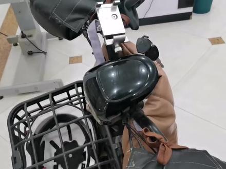 哈啰电动车加装钥匙并且可以手机解锁@电动车头条 @新国标电动车 #哈啰电动车加装钥匙并且可以手机解锁实现两用