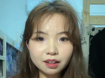 第一次尝试特效修眉,很喜欢现在的眉形,大家快去试试~#美妆百万新星计划 #女大学生 @抖音小助手 @抖音创作者中心