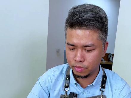 你们觉得这条小圈口手镯,适合什么人佩戴?#翡翠 #手艺人 #翡翠手镯定制 #翡翠手镯 #珠宝首饰 #热门