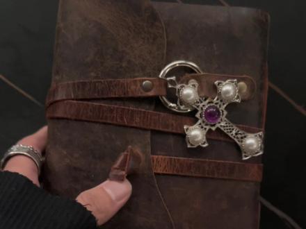 那就总结一下吧
#视觉冲击 #小众设计感 #审美 #日常瞎画 #艺术