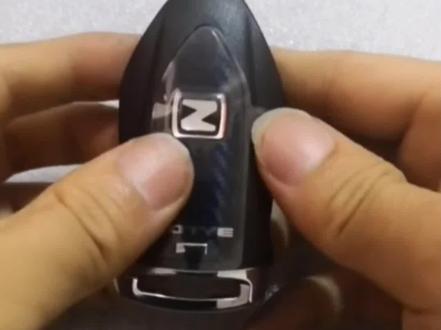 #众泰sr9钥匙换电池 #众泰sr7钥匙换电池 #众泰t600子弹头钥匙换电池 #众泰大迈钥匙换电池 #众泰sr9遥控器换电池 众泰子弹头钥匙换电池