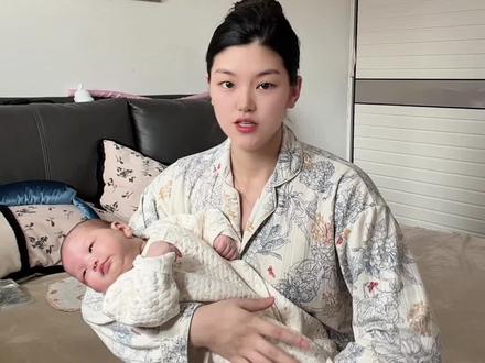 不要再揍宝宝啦,这个方法排嗝既简单又快,快艾特老公学起来吧#拍嗝 #新生儿护理 #出嗝 #育儿经验分享 #新手爸妈必看