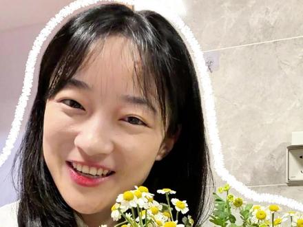 用一束小雏菊轻松写出200字小练笔,三下《荷花》课后小练必看 #写作技巧 #学霸秘籍 #开学季