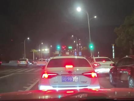 东北人可别在网上瞎发了,你都不知道霍霍着谁了。#揪个巧吃 #东北人 #东北搞笑