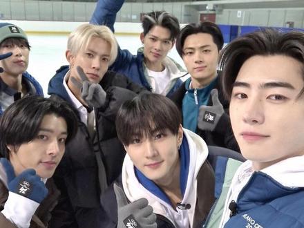 2026年#米兰科尔蒂纳冬奥会 倒计时,K-POP组合@ENHYPEN 喊你一起关注这个全球瞩目的冬季舞台,不见不散!