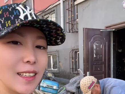 叫了无数声爸爸,心里知道爸爸不会回应,但还是很期待我呼唤爸爸的那一瞬间,爸爸能转身回头,对我微笑,那该是多幸福的画面啊#聋哑人 #原创视频 #记录真实生活