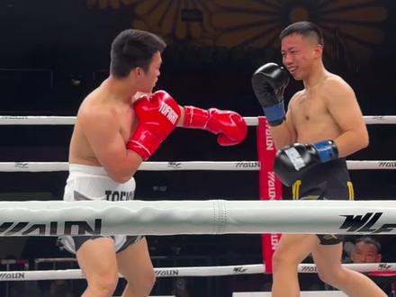 好兄弟倍雷拉的赛前热身➕赛中比赛实况🥊
#倍雷拉vs搏击小学生#倍雷拉#比赛实况#武林风南阳站#中原小虎