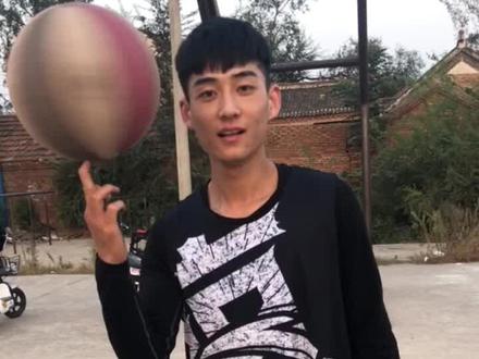 一身伤病,也要微笑,也不想找借口不打球。