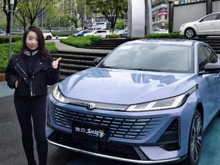 长安蓝鲸超擎混动超前体验:混动不止省油,更该舒服 如果不想改变开油车的习惯,又对当前油价感觉压力大,一定要看下这台车。亲测油耗低的感人!#长安逸动HEV #蓝鲸超擎混动技术