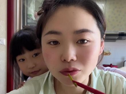 小吴月瘦20斤之饮食分享!没有什么固定的一日食谱,每个人的个体化差异太大了,掌握好底层逻辑,搭配好饮食结构,吃啥咋吃都决定在自己手里@大梦吴恙 #吃瘦不饿瘦 #记录饮食 #减脂餐