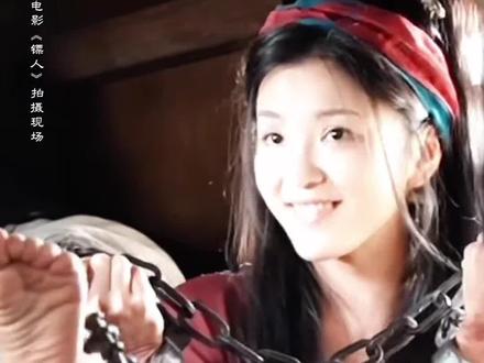 #镖人#阿育娅 #燕子娘 #陈丽君#李云霄
话说阿育娅把燕子娘的镣铐打开,都去了长安,燕子娘宫中表演惊艳,被皇帝赐婚新科状元邹世龙,圆满结局,祈祷一个君霄梁祝全本🦋🦋