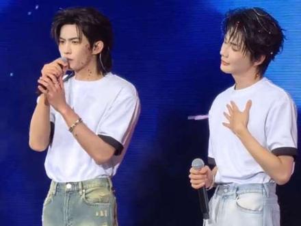 溺于业火和谢幕礼,说好的不哭,下去哭了又跑上来,其实也很舍不得你们😭下次见#云熠星河#云旗#郝熠然#澳门演唱会