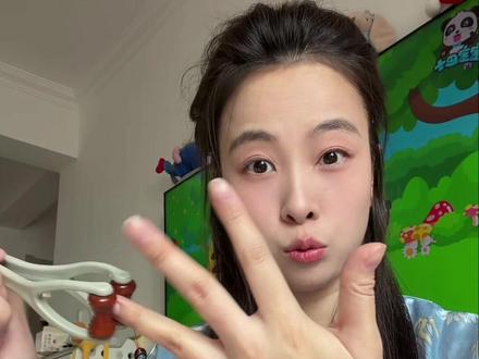 #漫画手 秋冬天手干吧可以用油加手指按摩器,护手霜也可以#学生党必备 #手指八段锦 #漫画手养成记 #漫画手是养出来的