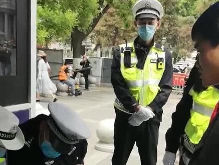 行人闯红灯,交警可以登记身份信息吗?来警察告诉你 #交通安全