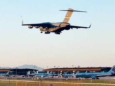 论全球霸权与品牌崩溃的滞后性 #运20 #c17 #空军 #品牌设计 #军事科普