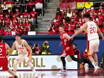 太解气了!中国男篮首胜:客场击败日本男篮,中国男篮最大功臣是他