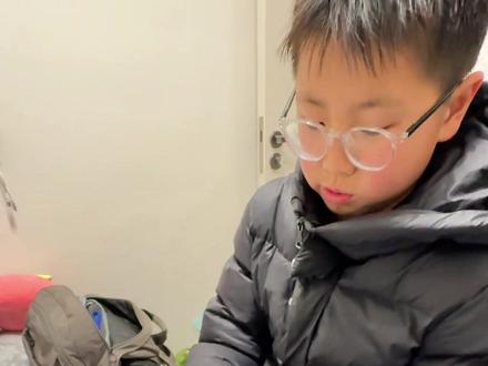 小学生用纸手搓AWM之《打死我都想不出弹匣的制作方法》#AWM#脑回路清奇