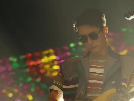 这段后面太伤情了🥺再来看看小满唱歌缓一下
#黄景瑜 #岁月有情时 #影视 #推荐影视 #新剧来袭