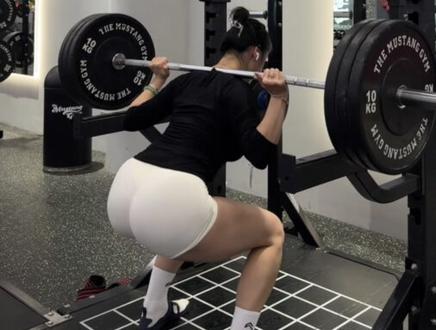 不喝肌酸我就瘦瘦瘦到厌倦🫠#臀部训练 #健身 #vlog