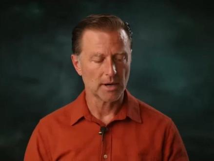 有一个动作,让小腹部变紧、变平