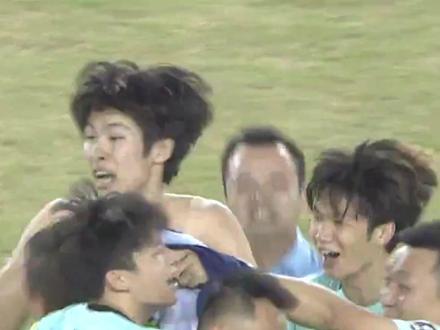 10月8日,#渝超上演准绝杀超补时守门员绝平 ,#渝超再现神仙剧情涪陵3:3万盛 ,解说都忍不住连吼两次。