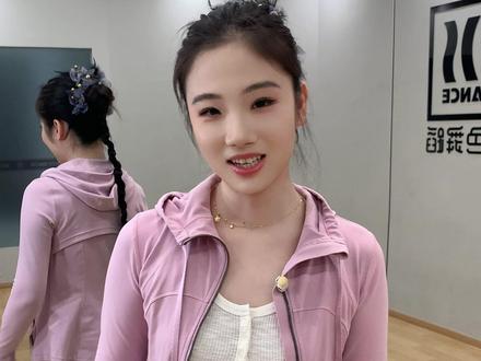 最近超火的古典舞《琵琶曲》保姆级教学来咯!同学们赶紧来学!#古典舞 #零基础学舞蹈 #成人零基础舞蹈培训 #舞蹈教学 #零基础教学 原创编舞@蟹不rou @Lucky叮当