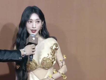 张俪“活人感”天花板上热搜#明星#娱乐