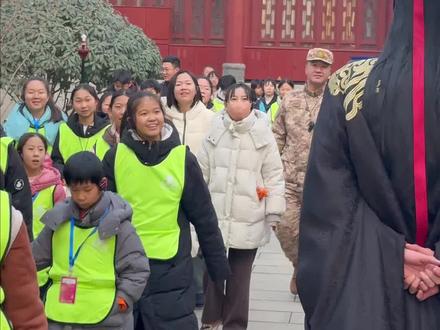 快艾特你不续火花的朋友@双开门武大郎 #续火花#华清宫 #华清宫也是好起来了 #春节福气好去处#春节和朋友一起勇闯华清宫吧