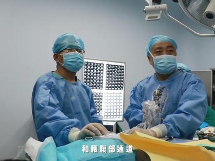 实拍男子背部惨遭铁耙刺入7公分!看创伤中心如何紧急救治……#手术室 #危险瞬间 #创伤中心 #紧急救援