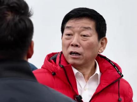 臻东跟魏建军告状:外国人欺负我们 魏建军:等我掀桌子#长城汽车 #魏建军