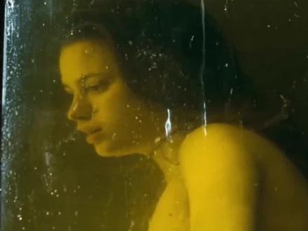 以为是恐怖片,没想到是写实记录片 香水的电影,初看不知其中意,再看汗毛惊起立!太恐怖了#高达 #电影 #san值狂掉 #灵视