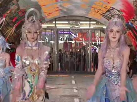 百位重庆大学生齐跳“肥肥撤离舞”,用游戏文化表达新年美好期许#地铁逃生百人群舞夯爆了 #重庆新年