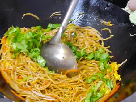 炒面许多人都做错了,难怪不好吃,大厨教你正确做法,实在太香了