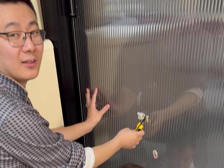 qq弹弹的果冻贴纸,背面没有胶特别好清理,可以反复玩,无论是在家还是带娃出门坐车都能硬控宝宝很长时间,真的很省妈#果冻贴纸 #宝宝贴画 #如山 #宝妈分享 #哄娃玩具