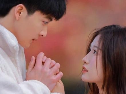 AI瞬息全宇宙玩法秀出你精彩世界。#剪映四周年#一键解锁瞬息全宇宙 #剪辑教程@DOU+小助手